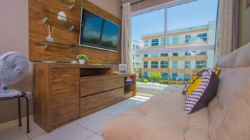 Apartamento | Área de estar | Smart TV 40 polegadas com canais digitais, TV, Netflix