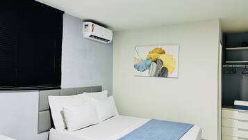 Studio Suite, 1 Bedroom, Kitchenette | Premium bedding, minibar, individually decorated, individually furnished
