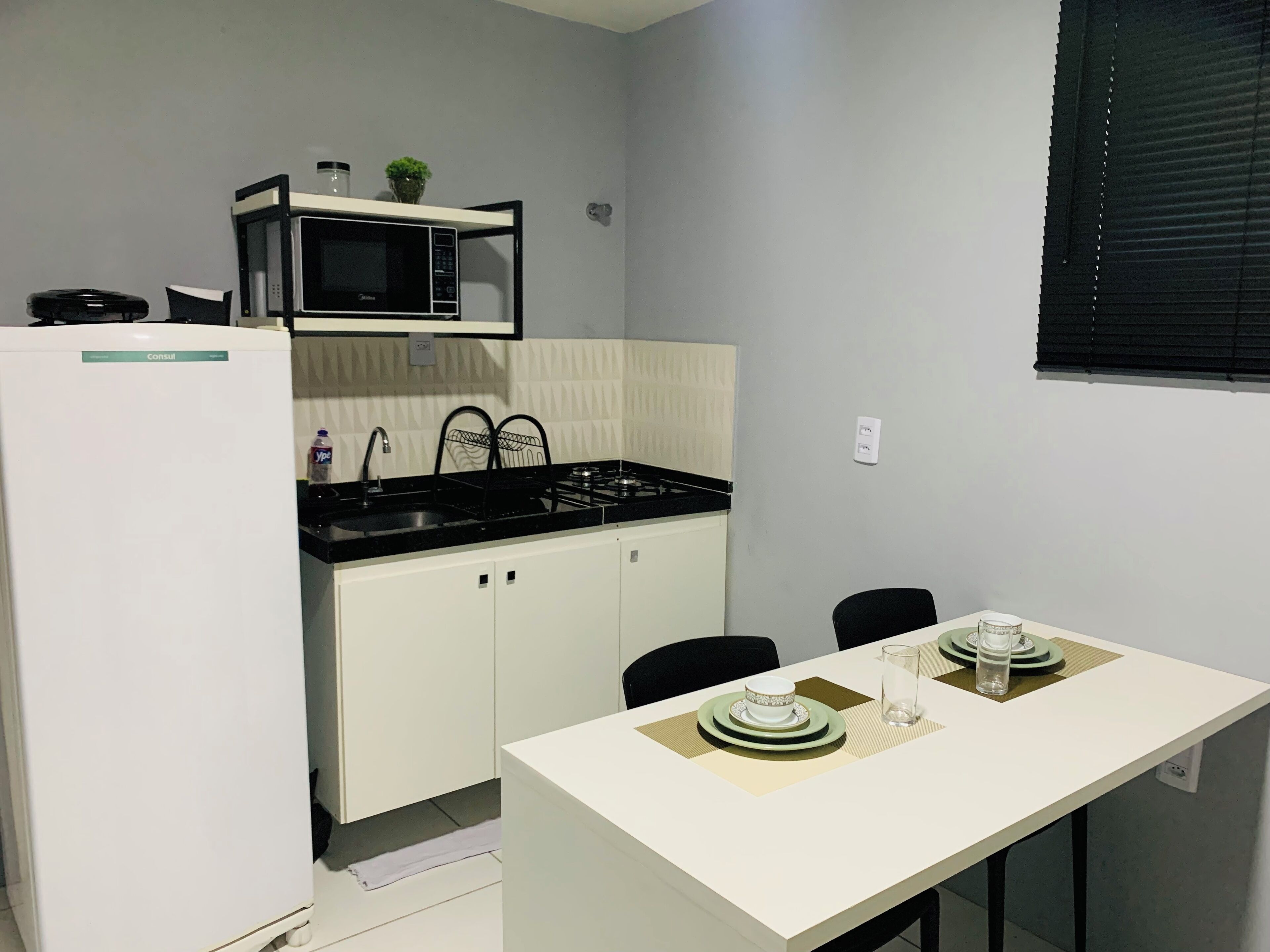 Studio-suite - 1 soveværelse - tekøkken | Privat køkken | Køleskab/fryser i fuld størrelse, mikrobølgeovn, kogeplade