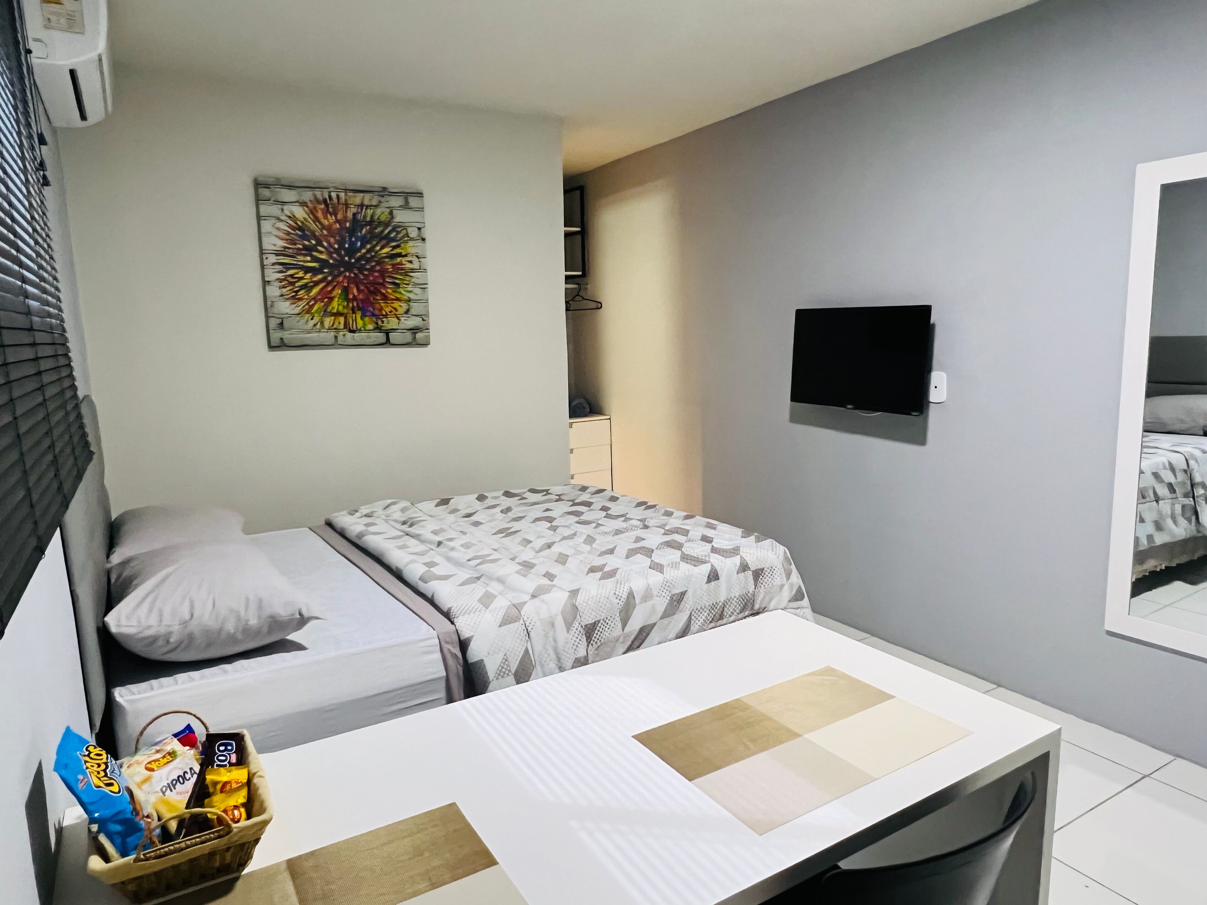 Suíte estúdio, 1 quarto, cozinha americana | Roupas de cama premium, frigobar, individualmente decorados