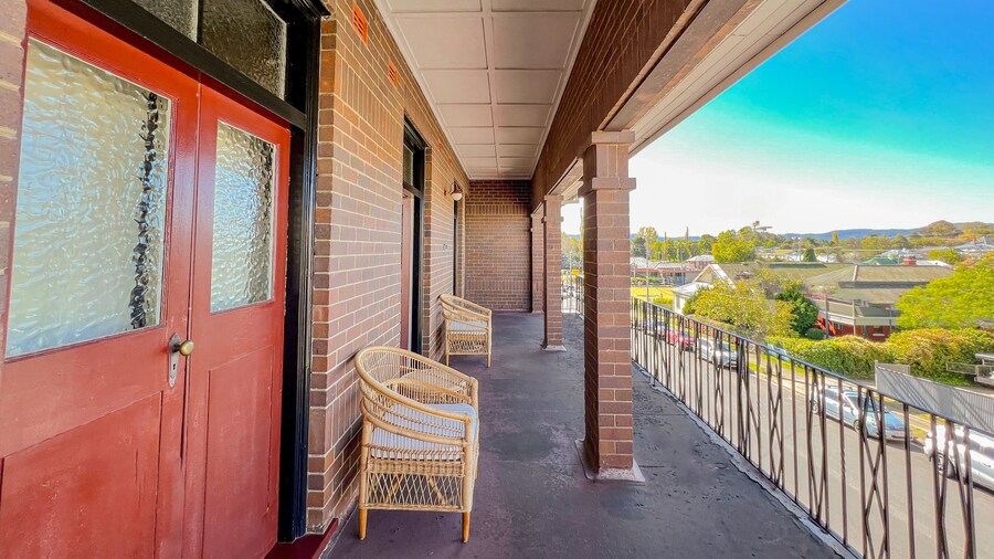 Commercial Hotel Bega