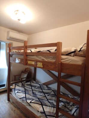 2 bedrooms, WiFi, bed sheets