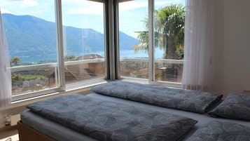 1 dormitorio, cuna de viaje, wifi gratis y ropa de cama