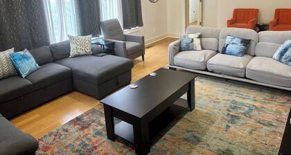 Spacious Downtown Retreat with Rooftop Terrace!