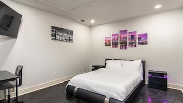 4 chambres, bureau, fer et planche à repasser, lit parapluie