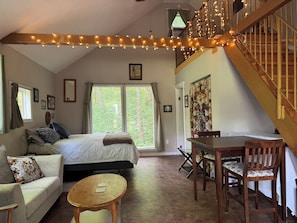 1 bedroom, bed sheets