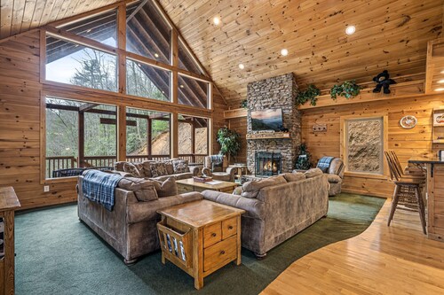 Secluded Log Cabin 5 Bedrooms. 5 Miles From National Park 15 Miles To Dollywood