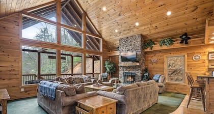 Secluded Log Cabin 5 Bedrooms. 5 Miles From National Park 15 Miles To Dollywood