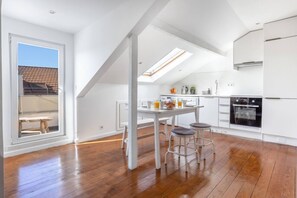 Refrigerador, horno, parrilla de estufa y lavavajillas 