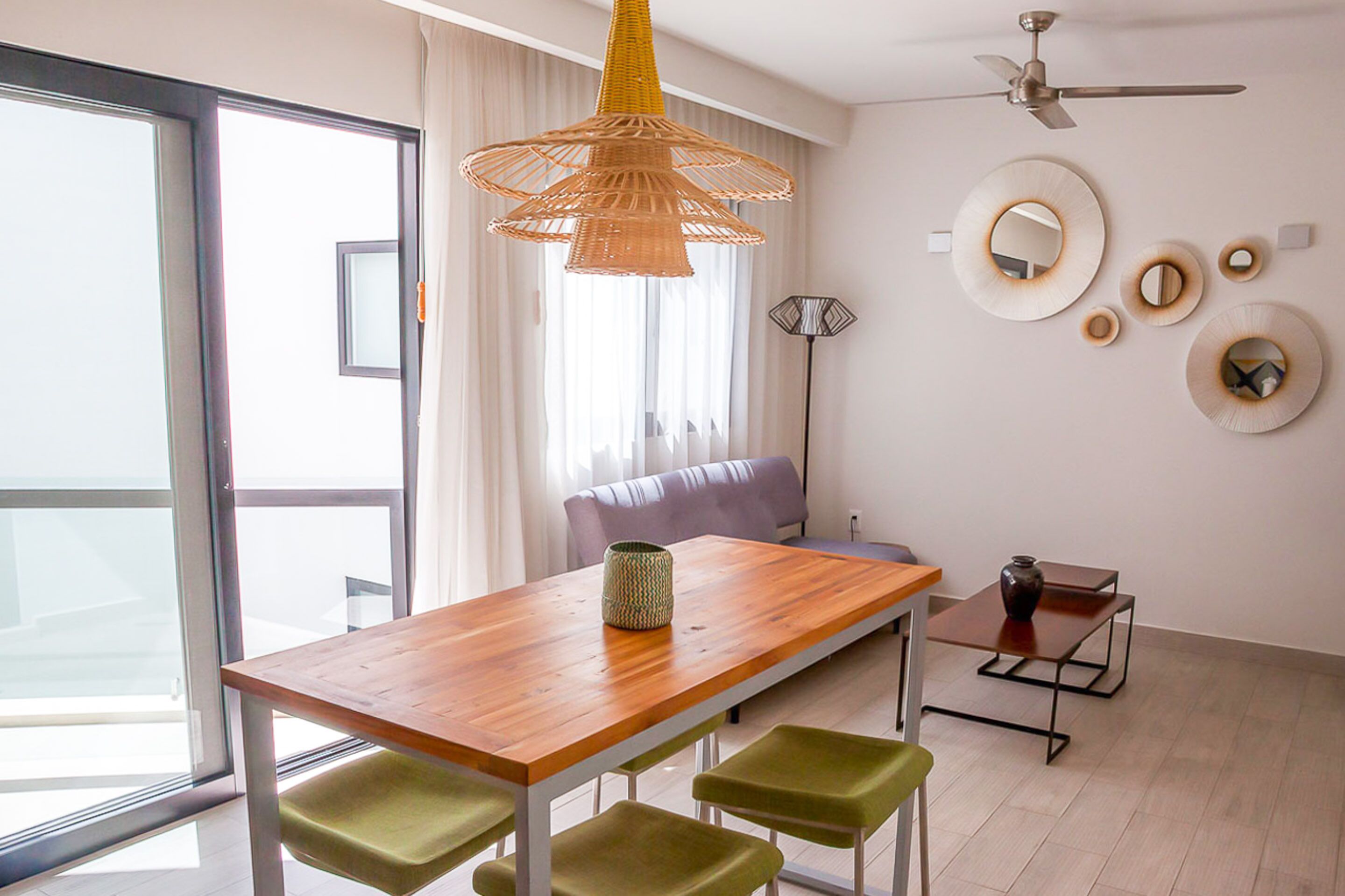 Smart TV de 55 pulgadas con canales digitales, televisión y Netflix 