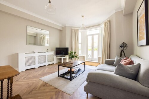 Olympia's Torch – 1 Bedroom in Kensington