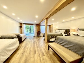 6 bedrooms, desk, travel crib, free WiFi