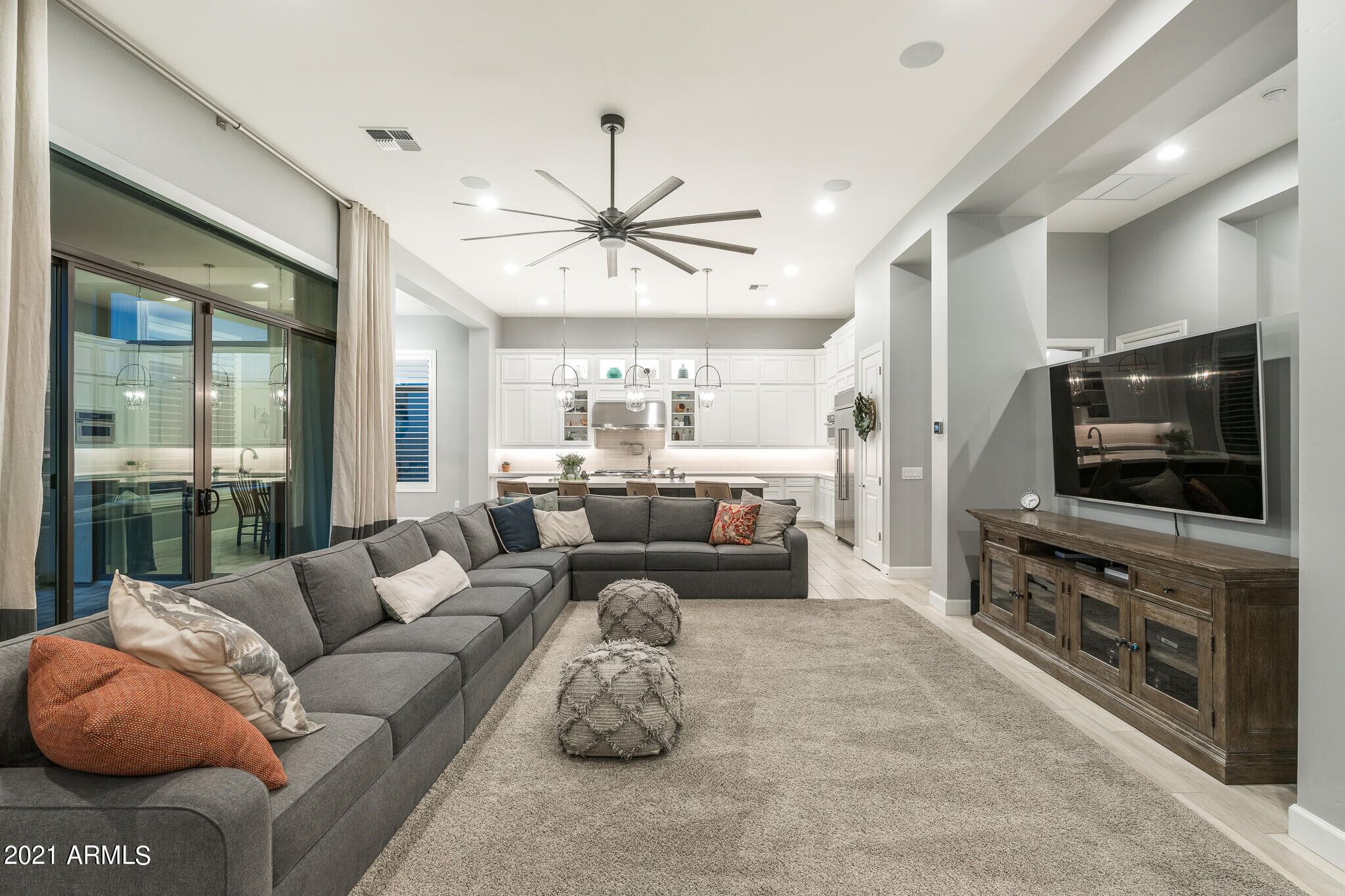 Super Bowl Luxurious 6 Bedroom 5,300 sq ft House