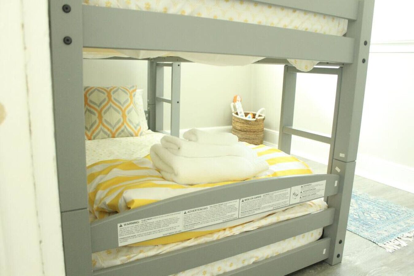 3 bedrooms, desk, iron/ironing board, travel crib