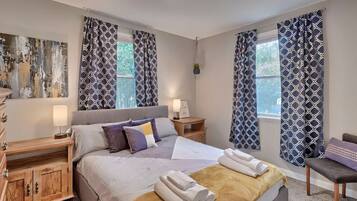 3 soveværelser, skrivebord, strygejern/strygebræt, weekendseng