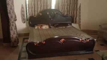 4 bedrooms, WiFi, bed sheets