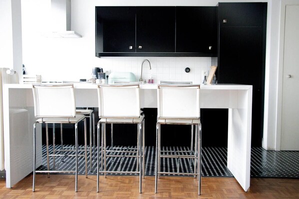 Fridge, microwave, oven, stovetop - Wonderful apartment in Antwerp - Breakfast (Antwerpen)