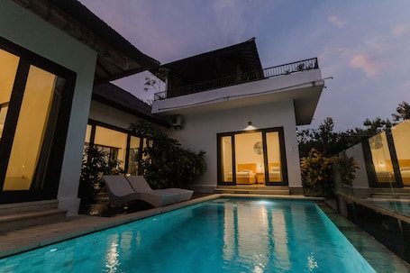 ์ต์คํด๋ฃจ์๋ธ ๋น๋ผ | ์ ์ฉ ์์์ฅ