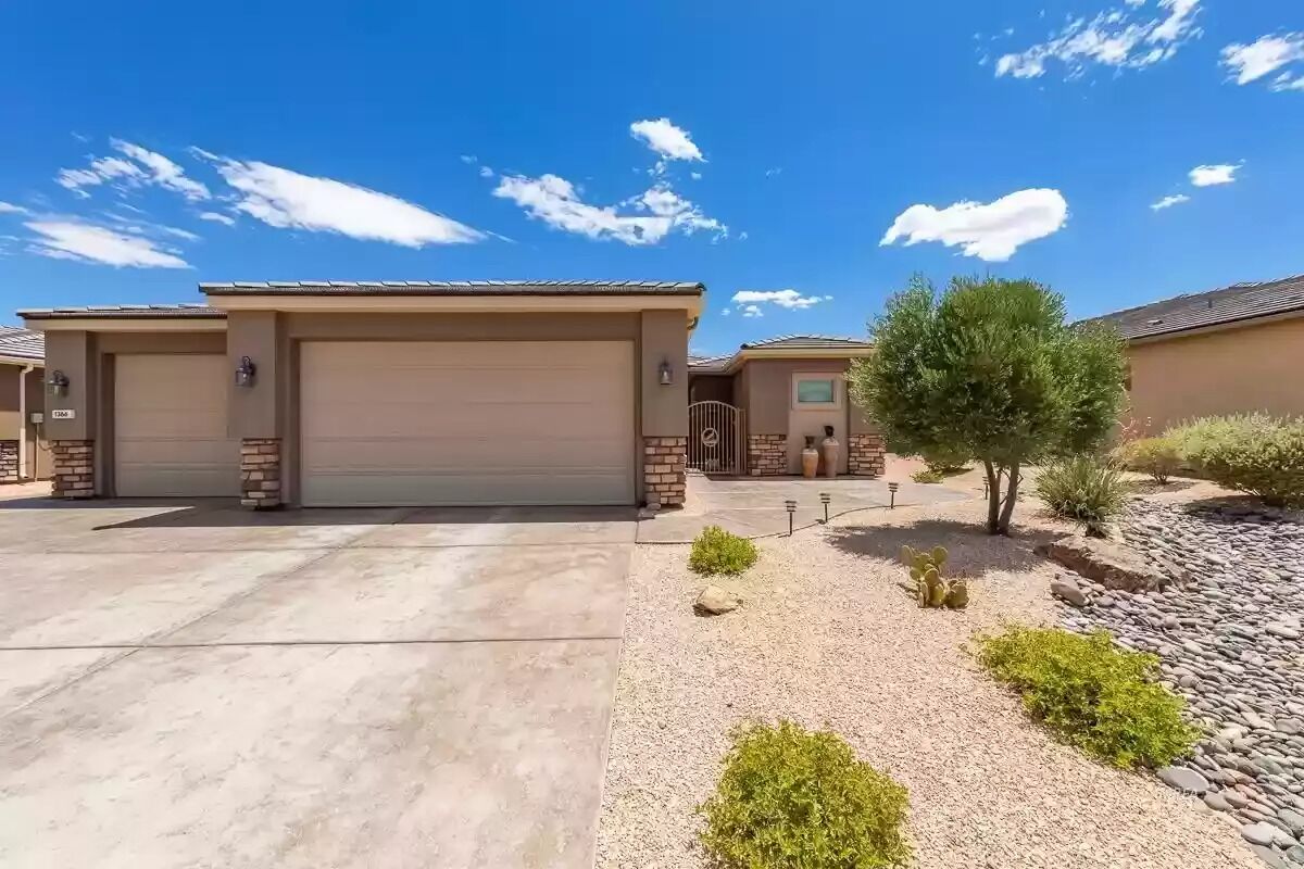 Stunning home w/ a beautiful view - 10 min or less to all Mesquite has to offer!