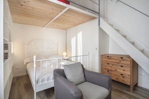 2 habitaciones, escritorio, tabla de planchar con plancha y wifi 