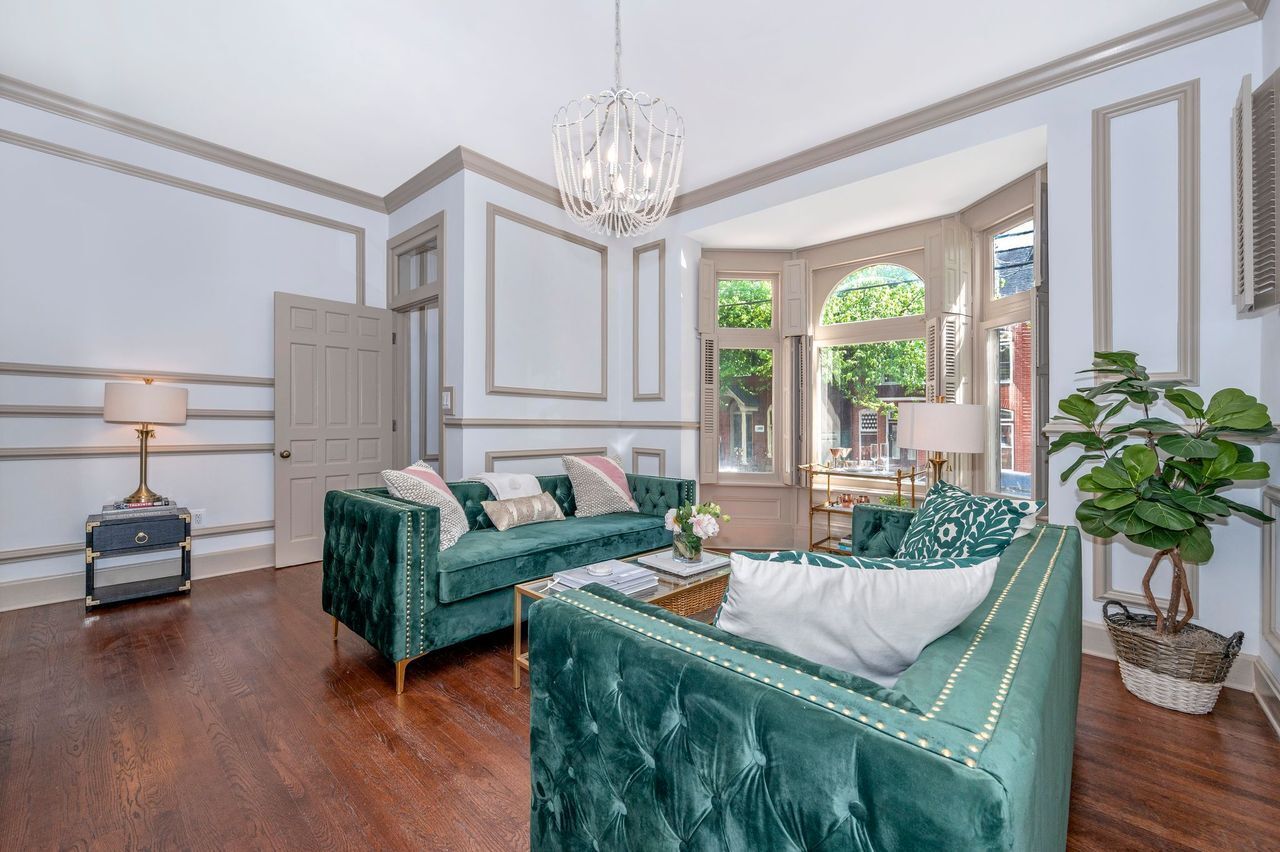 Royalty on the Park: bar, movie theater, & patio