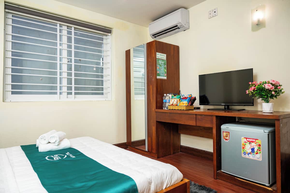 Standard Room | Premium bedding, free minibar, desk, free WiFi