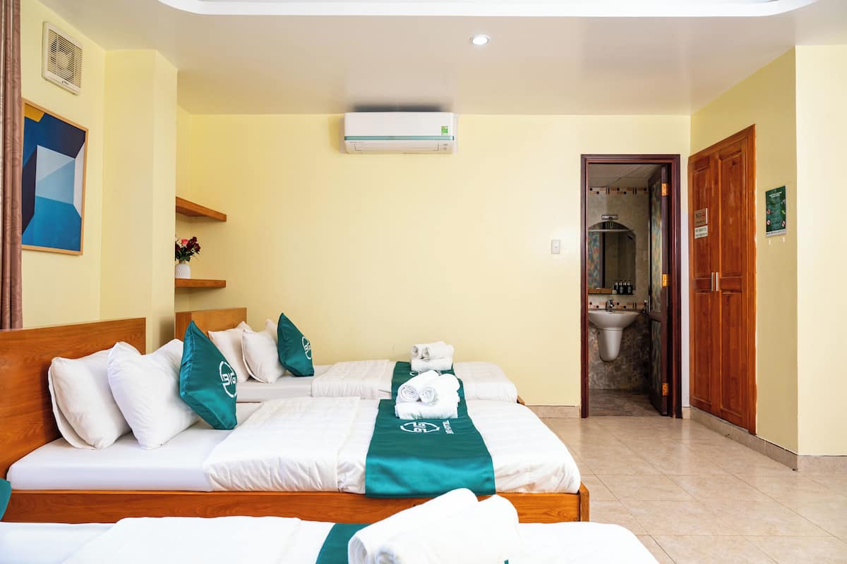 Family Triple Room | Premium bedding, free minibar, desk, free WiFi