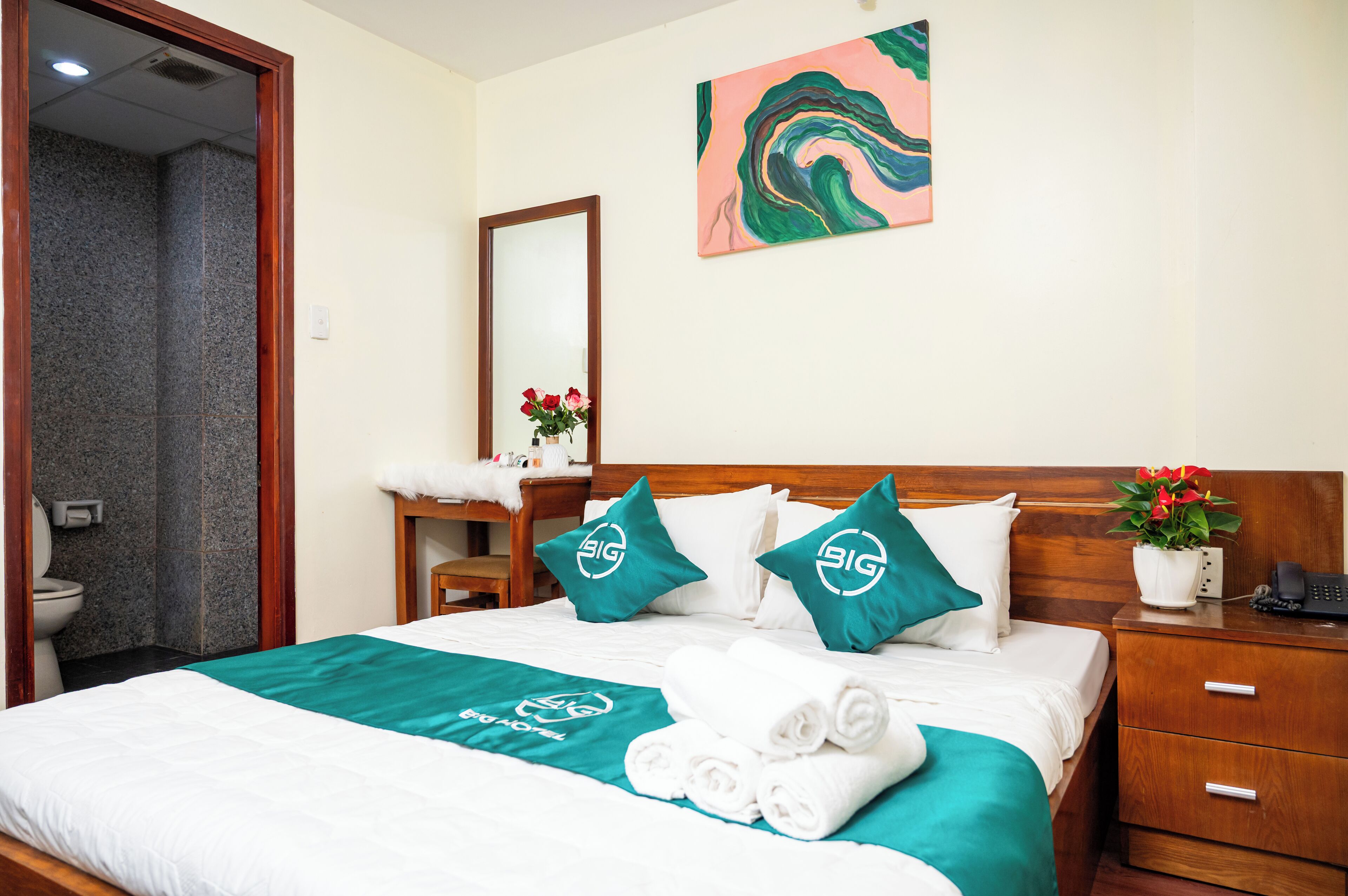 Standardzimmer | Hochwertige Bettwaren, kostenlose Minibar, Schreibtisch