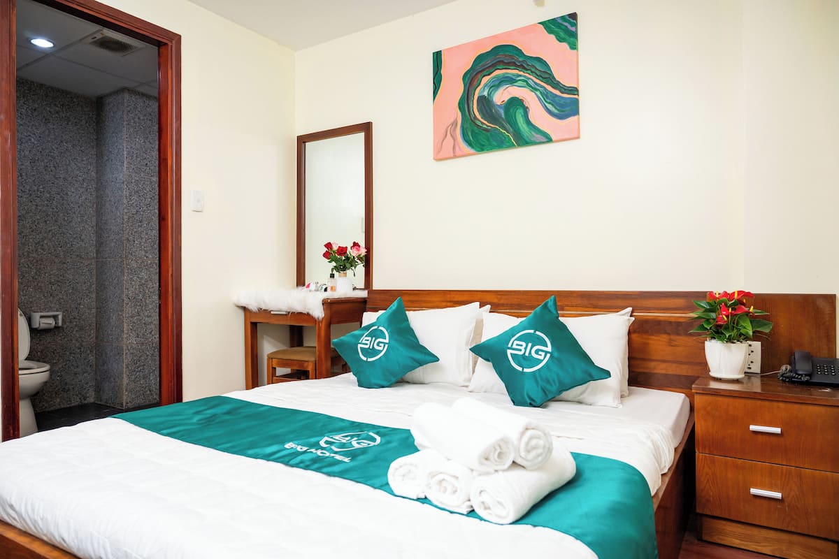 Ropa de cama de alta calidad y minibar con artículos gratuitos