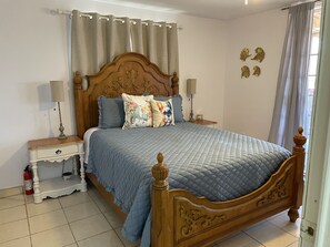 3 bedrooms, free WiFi, bed sheets, wheelchair access - Spacious home in the heart of Valle de Guadalupe. (Francisco Zarco (Valle de Guadalupe))