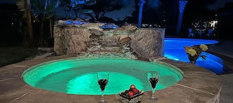 Executive Home on Golf Course , Pool, Spa and more