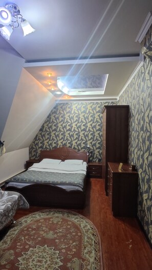 Deluxe Double Room | Desk, soundproofing, free WiFi, bed sheets