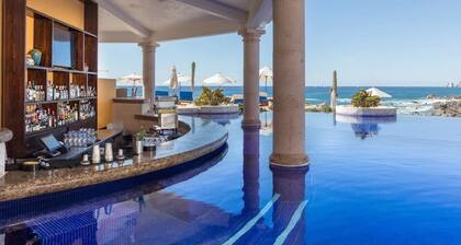 Charming 2BR Apartment with Ocean View