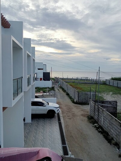 Popular Beachside Townhouse Unit 3