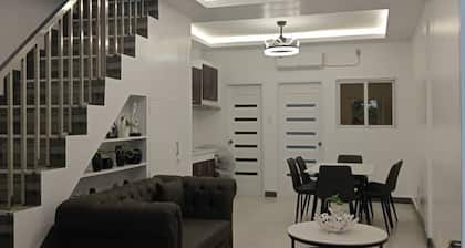 Popular Beachside Townhouse Unit 3