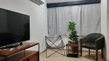 Panoramic House | 3 bedrooms, Egyptian cotton sheets, premium bedding, down duvets