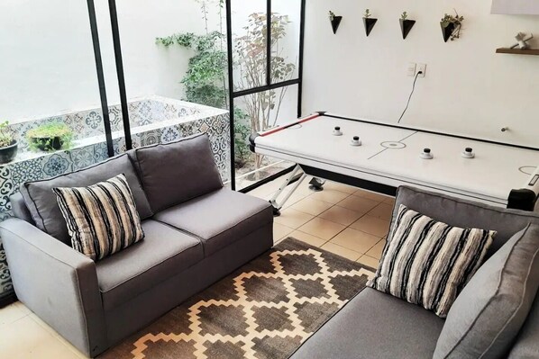Panoramic House | Living area | 55-inch LED TV with digital channels, TV, fireplace