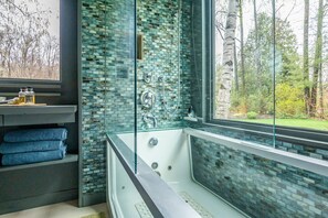 Shower, jetted tub, hair dryer, towels