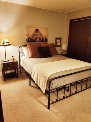2 bedrooms, WiFi, bed sheets