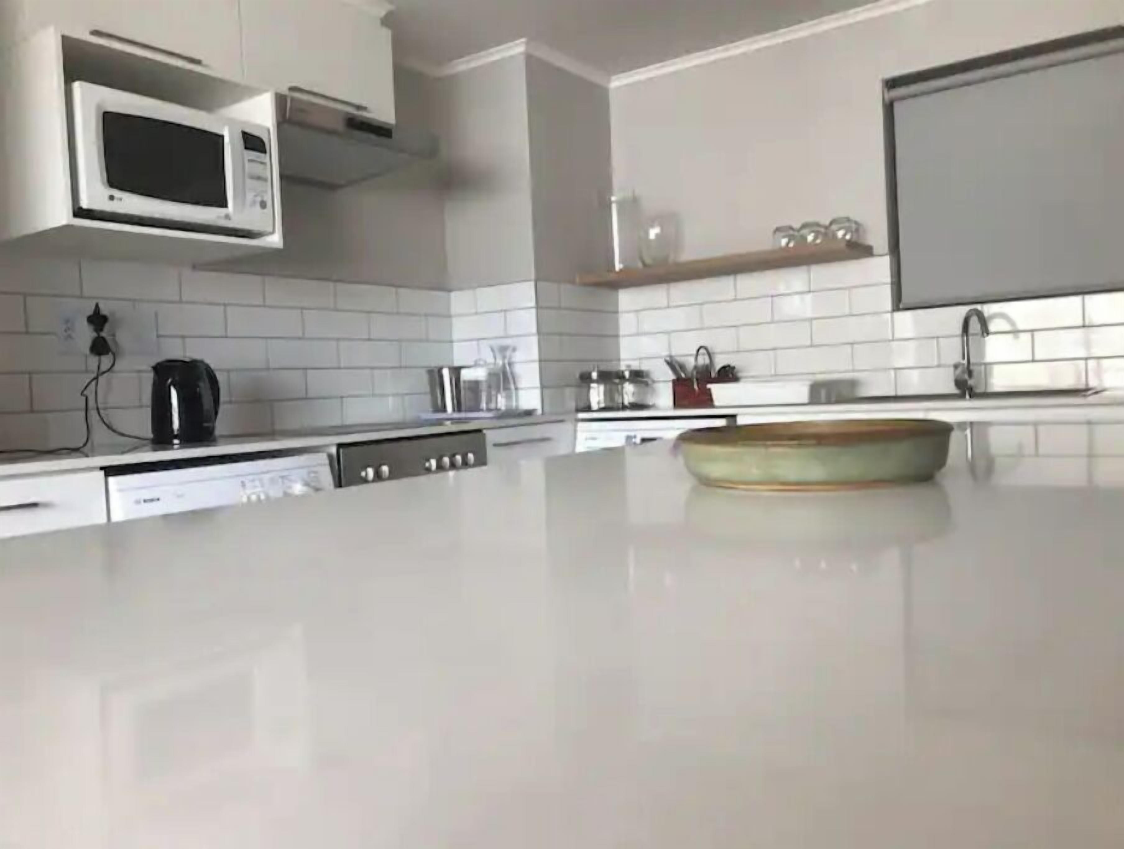 Fridge, oven, stovetop, cookware/dishes/utensils