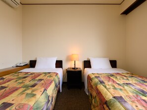 Standard Twin Room, Smoking | Iron/ironing board, free WiFi, bed sheets