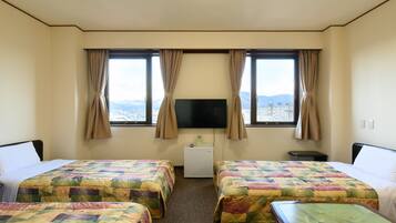 Standard Triple Room, Smoking | Iron/ironing board, free WiFi, bed sheets