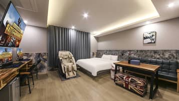 Superior Suite Room | 1 ห้องนอน, ห้องพักตกแต่งอย่างมีเอกลักษณ์, ตกแต่งพิเศษโดยเฉพาะ, Wi-Fi ฟรี