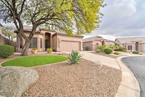 Exterior - Private Pool & Community Perks: Mesa Home! (Mesa)