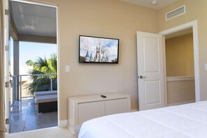 4 bedrooms, desk, iron/ironing board, WiFi