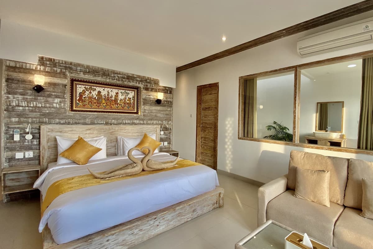 Luxury Room | Egyptian cotton sheets, premium bedding, pillow-top beds, free minibar