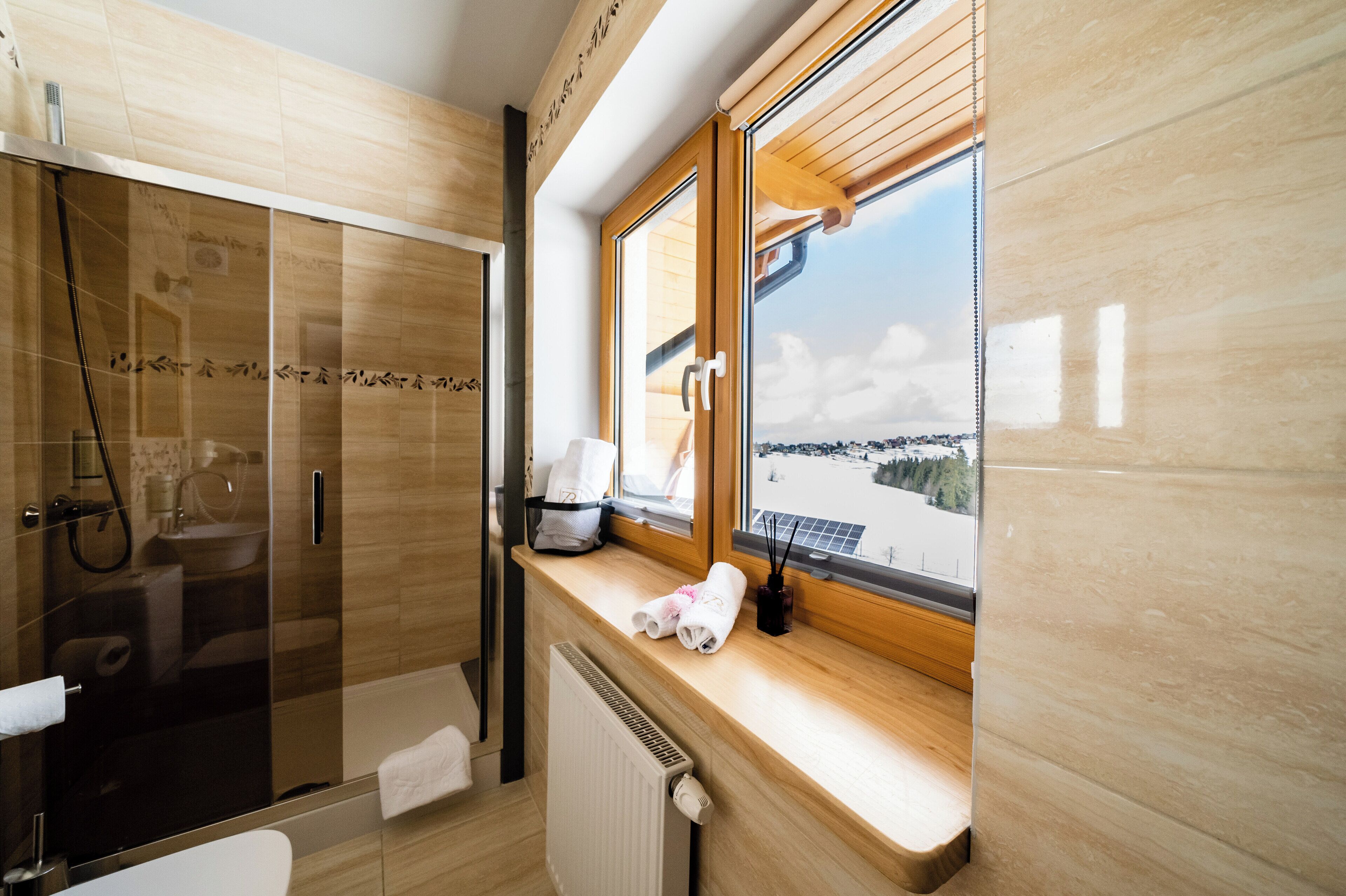 Habitación doble clásica, 1 habitación, para no fumadores | Baño | Regadera, regadera con hidromasaje, amenidades de baño gratuitas 