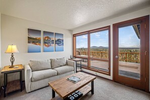 Smart TV, fireplace, table football, ping pong