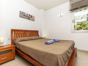 3 habitaciones, tabla de planchar con plancha y internet gratis 