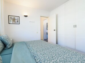 1 bedroom, desk, iron/ironing board, WiFi